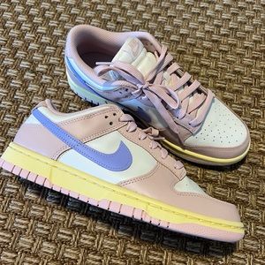 Pastel Nike dunks. Brand new. Wore once!